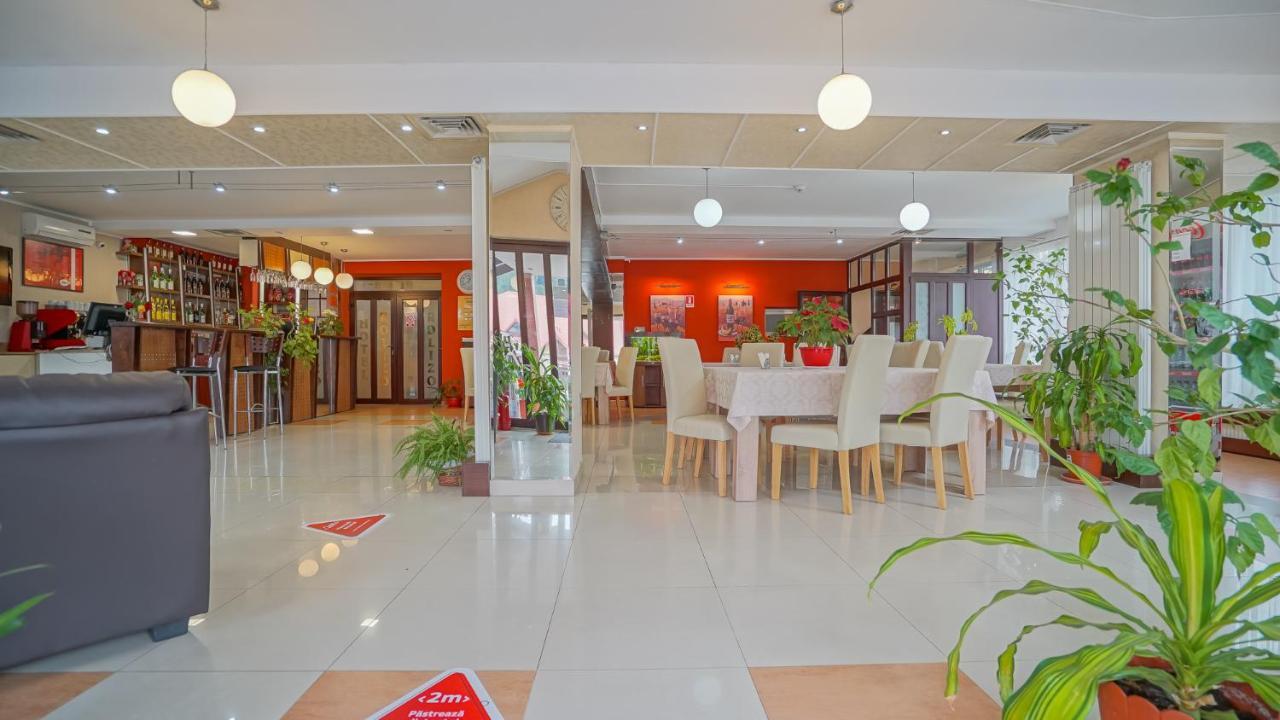 Rolizo Brasov Motel Ngoại thất bức ảnh